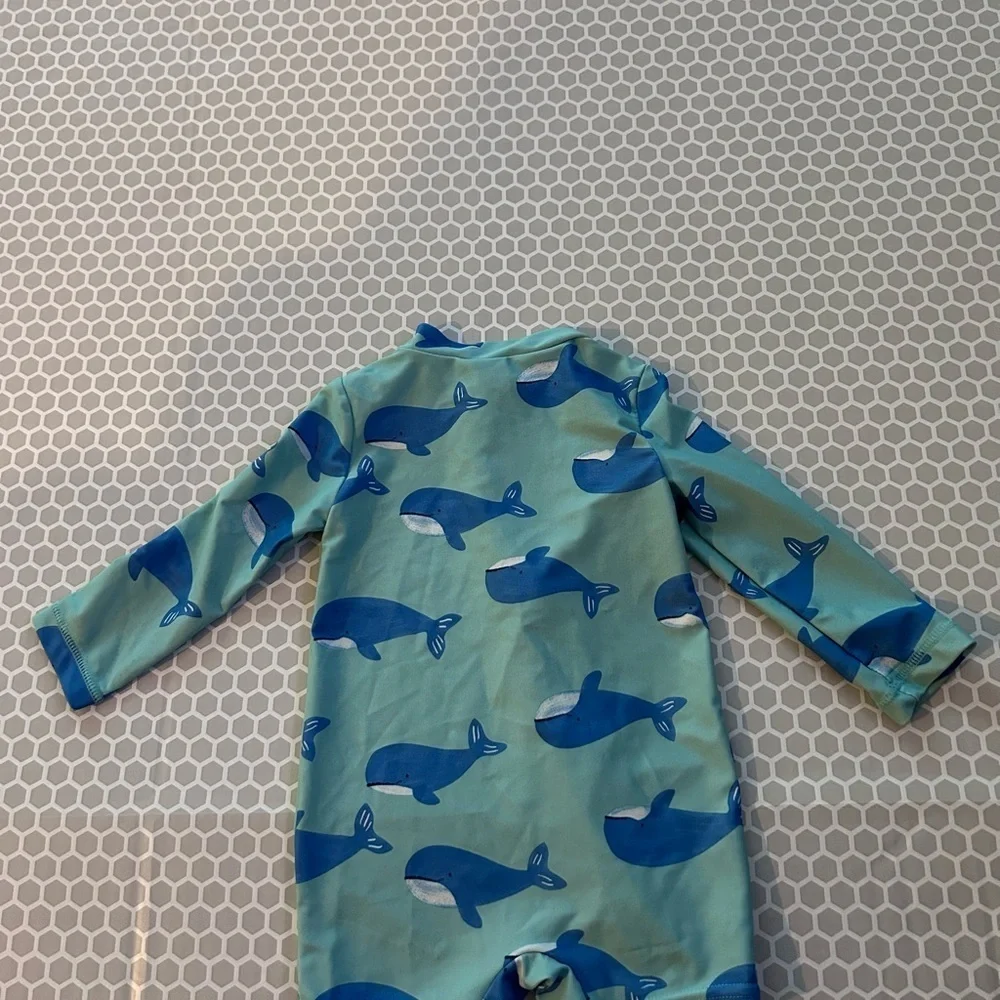 Carter's Blue and Green Rashgaurd Baby w Whales Full Zip Size 9M